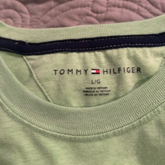 Tommy Hilfiger t-shirt - Picture 2 of 2
